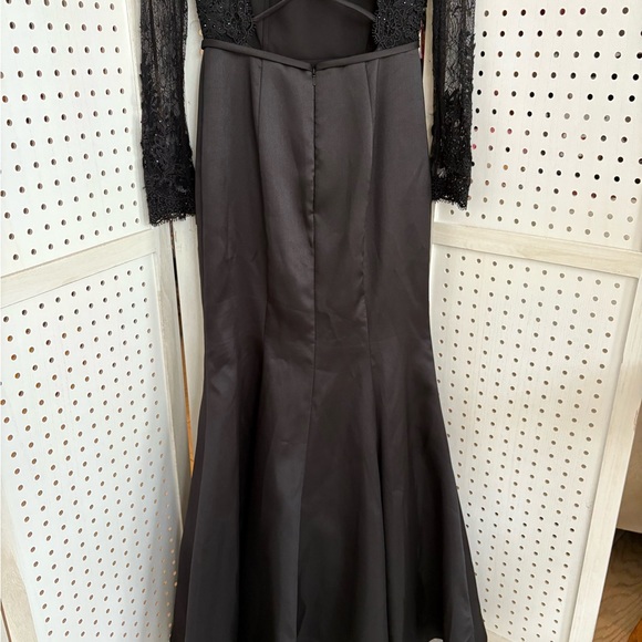 La Femme Black Long Sleeve Gown - Picture 10 of 12